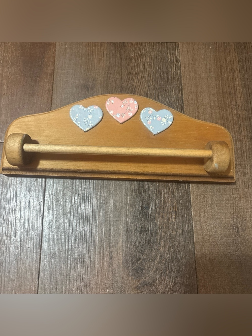 Rustic Heart Wall Hook Rack in Pink and Light Blue
